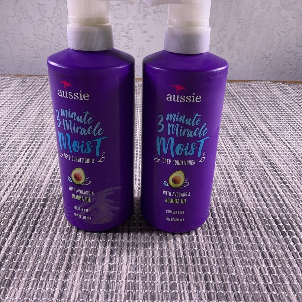 Lot of 2 ~ AUSSIE ~ 3 Minute Miracle Moist ~ Detangling Conditioner ~ 16oz Each